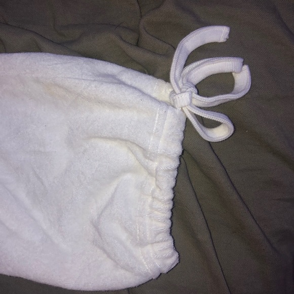 TNA Aritzia 3/4 sweatpants - Picture 3 of 3